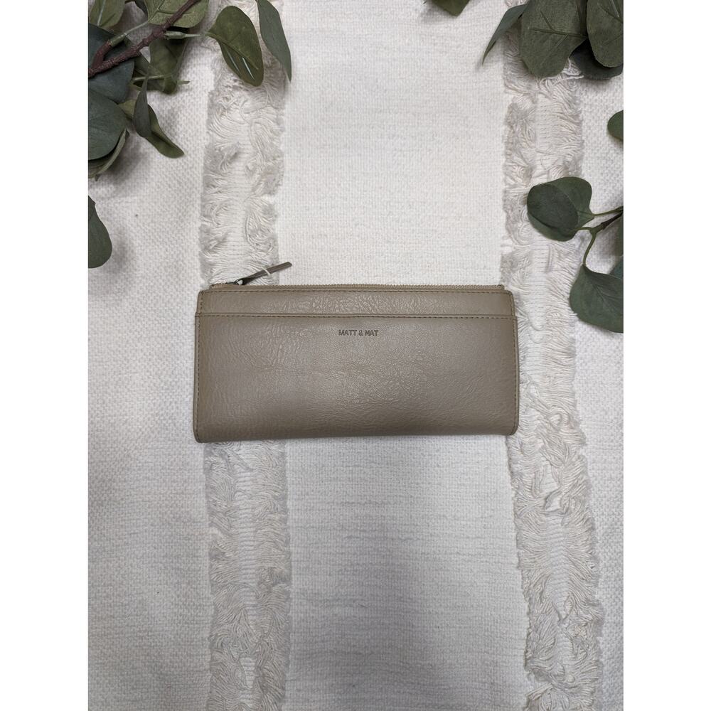 Matt & Nat Vegan Wallet in Beige
